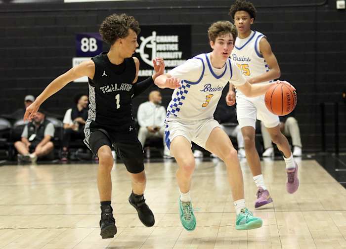 a Tualatin Barlow 6A Oregon boys basketball quarterfinal 2024 Dan Brood 27
